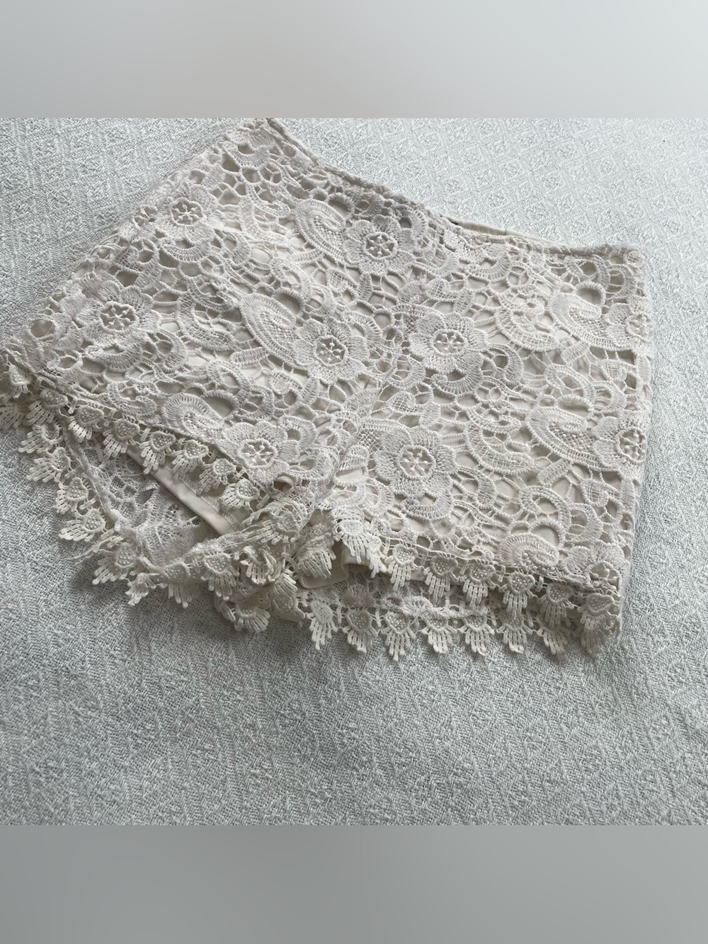 paparazzi Off White Lace Crochet Women Shorts ~ Size Small ~ Dressy Casual